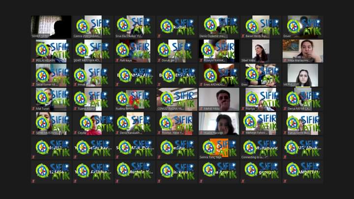 Let Your Hands Create a Life eTwinning Project öğrencileri Sıfır Atık Eğitimi Webinarında sürpriz konuk Tema Vakfı Sıfır Atık Eğitmeni Ali DÖNMEZ 'i ağırladı. Öğrenciler etkili bilgiler öğrenetek farkındalık kazandılar. 