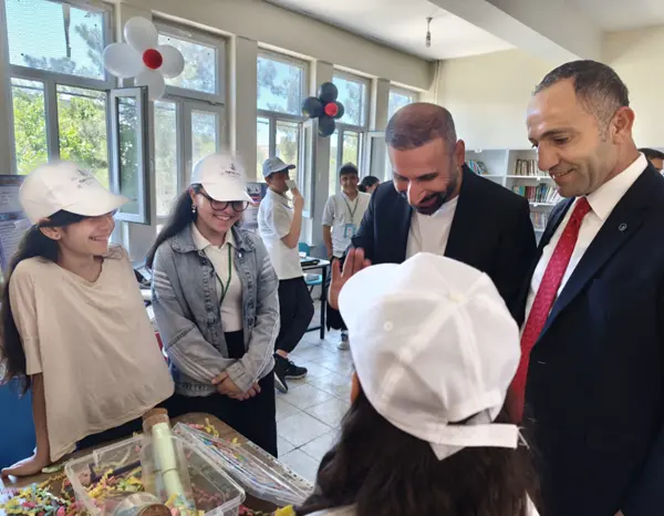 Şehit Öğretmenler Ortaokulu’nda Bilim Fuarı Coşkusu 1 Şehit Öğretmenler Ortaokulu Bilim Fuarı